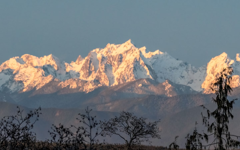 2023-01-04, Waukeena-9-Morning light on Mount Constance